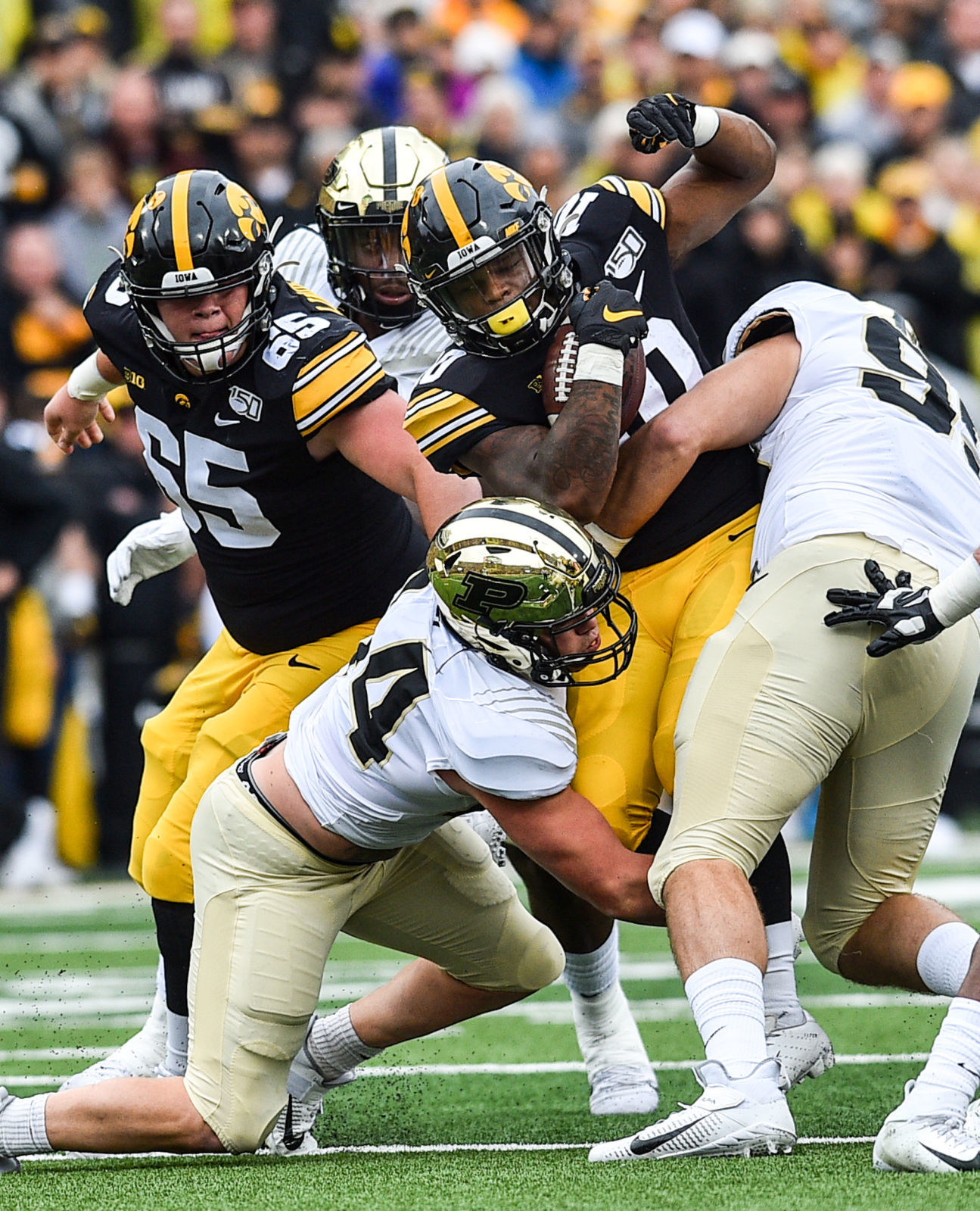 101919-qct-spt-purdue-ia-foot-011a.jpg